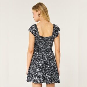 Hollister short sleeve cinch-bust skort dress navy and floral